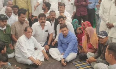 MP NEWS : मृतकों के परिजनों से मिलने खातेगांव-संदलपुर पहुंचे जीतू पटवारी, CM से की ये मांग