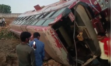 MP Road Accident : मऊगंज में बड़ा हादसा,पुल से नीचे गिरी यात्री बस, 20 घायल,6 की हालत गंभीर