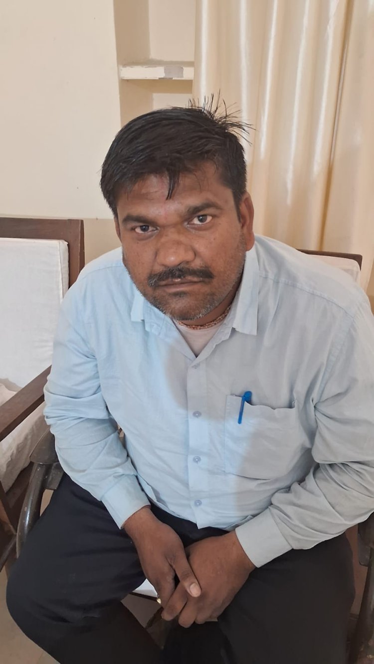 MP News: लोकायुक्त रीवा की बड़ी कार्रवाई, रोजगार सहायक को 10 हजार रुपये रिश्वत लेते किया गिरफ्तार