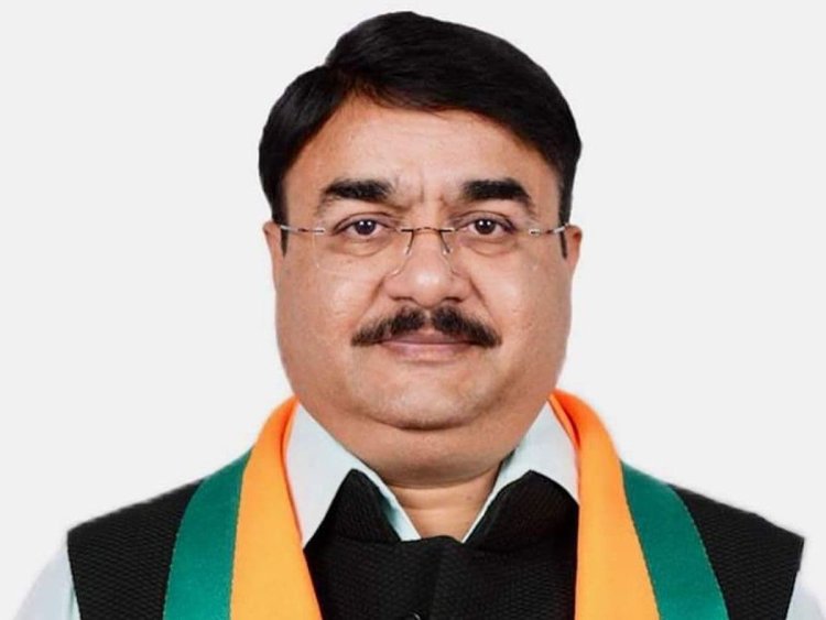 MP NEWS : होटल में टेबल ना मिलने से भड़के मंत्री पटेल, रौब दिखाते हुए रात में ही कराई जांच