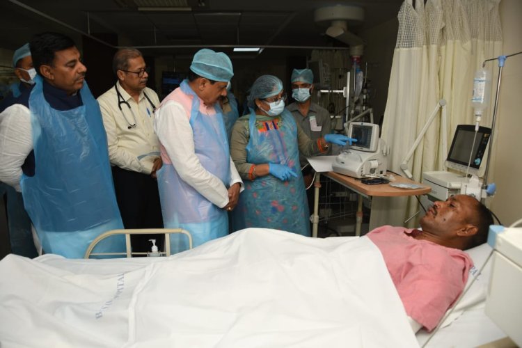 MP NEWS : घायल जवानों से मिलने पहुंचे CM डॉ.मोहन यादव, बेहतर इलाज के दिए निर्देश