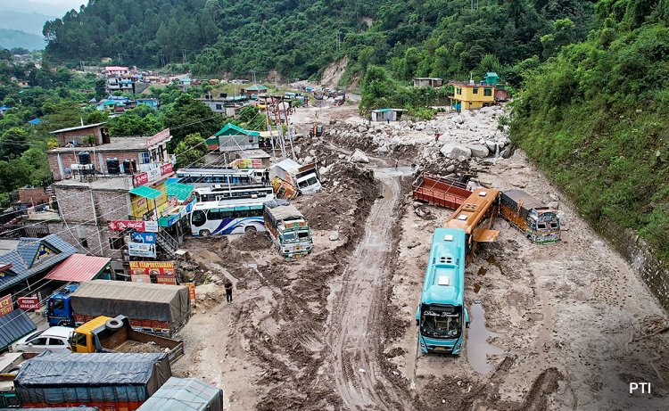 MONSOON 2025: पूरे देश में भारी बारिश का ऑरेंज अलर्ट, HP में दंपती की मौत