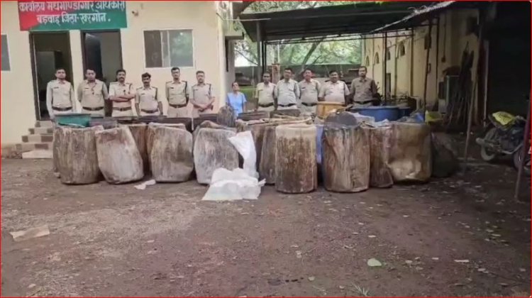 जंगल में अवैध शराब की फैक्ट्री पकड़ाई 9 लाख की कच्ची शराब जब्त 2 आरोपी गिरफ्तार