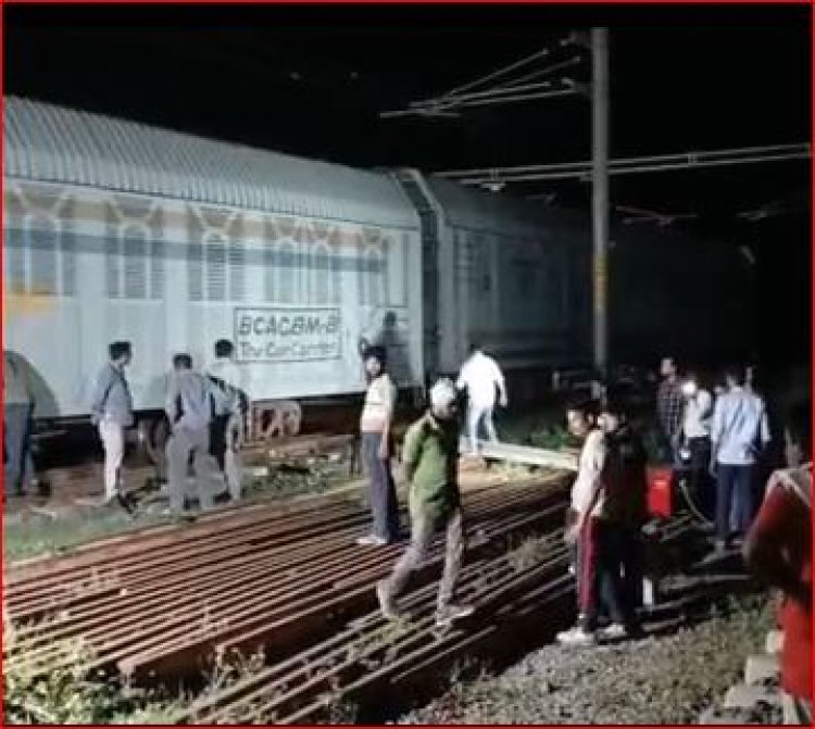 खंडवा में मालगाड़ी पटरी से उतरी थमा मुंबई- दिल्ली रूट