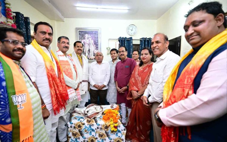 हेमंत खण्डेलवाल पहुंचे धार, "पीएम मित्र पार्क" कार्यक्रम का लिया जायजा