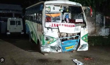 जबलपुर में तेज रफ्तार बस दुर्गा पंडाल में घुसी, 10 से ज्यादा घायल 5  की हालत गंभीर