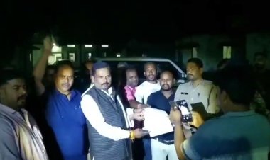 डिंडौरी में लगे 'नाथू राम गोडसे अमर रहे' के नारे