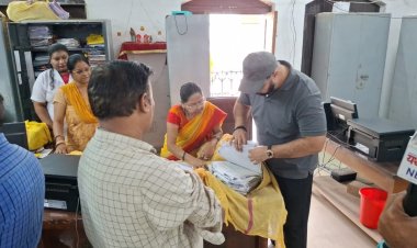 EOW की टीम ने जबलपुर जिला अस्पताल में मारा छापा 2009 से लेकर 2020 तक के दस्तावेज किए जब्त