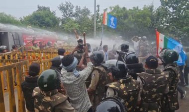 REWA में NSUI का प्रदर्शन, पुलिस ने अध्यक्ष को किया गिरफ्तार