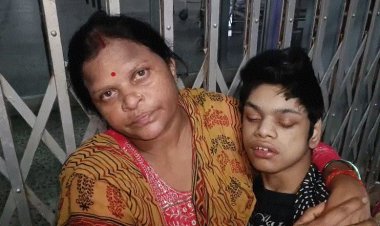 Rewa: मामूली विवाद के चलते डॉक्टरों ने अस्पताल से भगा दिया बीमार बच्चा, इलाज की भीख मांगती रही मां 