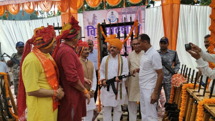 रीवा में डिप्टी सीएम राजेंद्र शुक्ल ने किया शस्त्र पूजन