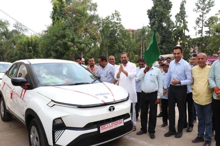 रीवा बना पहला EV नगर निगम! प्रशासनिक कामों में शुरू हुई इलेक्ट्रिक वाहन सेवा