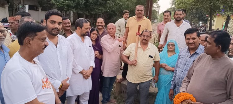 रीवा: वॉर्ड 44 चिरहुला कॉलोनी में करोड़ों की सड़क निर्माण योजना का शुभारंभ