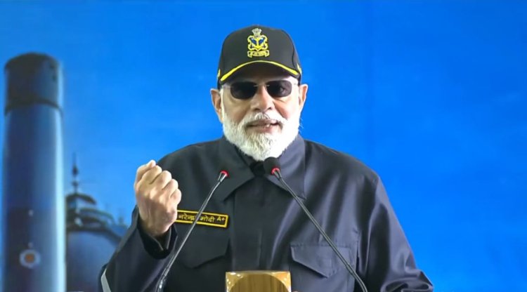 प्रधानमंत्री मोदी ने INS विक्रांत पर नौसैनिकों संग मनाई दिवाली, गोवा में कहा- ऑपरेशन सिंदूर ने पाकिस्तान को किया पस्त