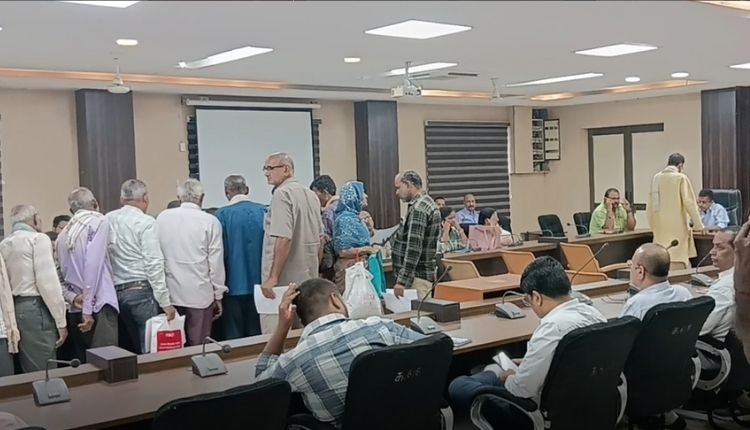 जनसुनवाई में खुली हकीकत: छलका फरियादियों का दर्द 