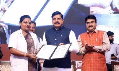 मुख्यमंत्री डॉ. मोहन यादव ने आज 877 चयनित अभ्यर्थियों को सौंपे ज्वाइनिंग लेटर