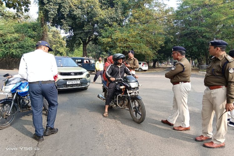MP में  6 नवंबर से  2 पहिया वाहन चालक और पीछे बैठने वालों के लिए हेलमेट जरूरी