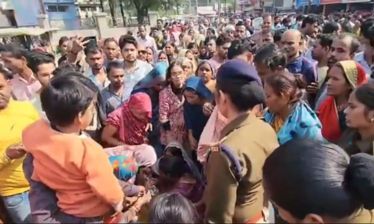 रीवा: ठेला व्यवसायी की हत्या के बाद हालात तनावपूर्ण, SGMH के सामने चक्काजाम