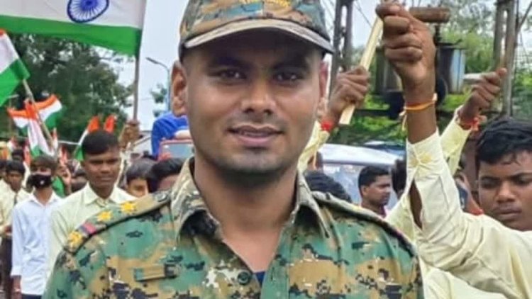 नक्सली मुठभेड़ में हॉकफोर्स के इंस्पेक्टर शहीद