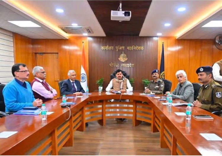 बढ़ते क्राइम पर CM डॉ मोहन यादव सख्त पंकज पांडे को हटाकर आशुतोष गुप्ता को बनाया रायसेन  का नया SP
