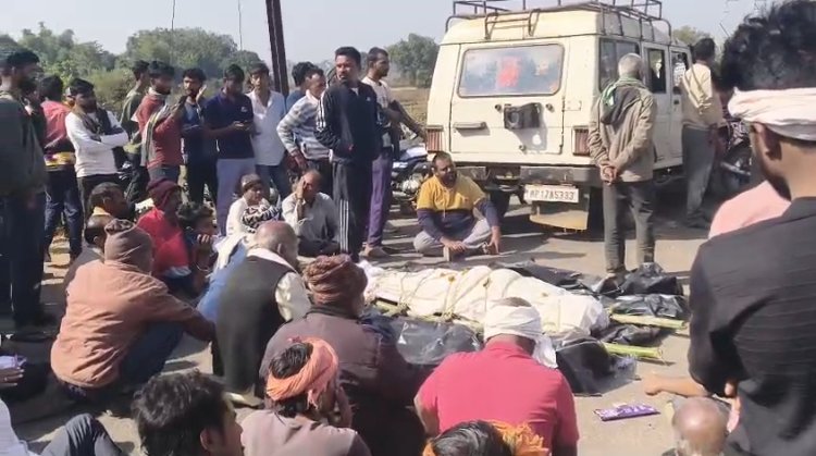 मऊगंज में हाईवे पर शव रखकर हंगामा, नेशनल हाईवे पर किया चक्का जाम