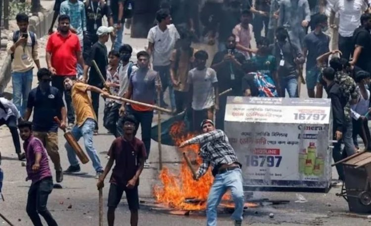बांग्लादेश में नहीं थम रही हिंसा, 7 साल की बच्ची को जिंदा जलाया, अंतरिम सरकार को 24 घंटे का अल्टीमेटम