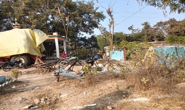 भू-माफियाओं के हौसले बुलंद: हनुमान मंदिर की सरकारी जमीन पर जारी है अवैध कब्जा