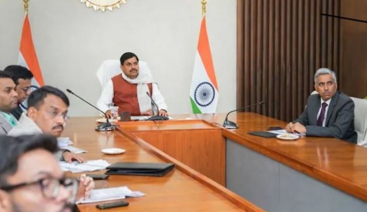 IAS रोहित सिसोनिया सस्पेंड, दूषित जल कांड पर CM सख्त, निगमायुक्त को हटाया