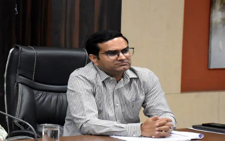 रीवा: जिला पंचायत CEO ने ग्राम पंचायत सचिवों के वित्तीय अधिकार किए खत्म