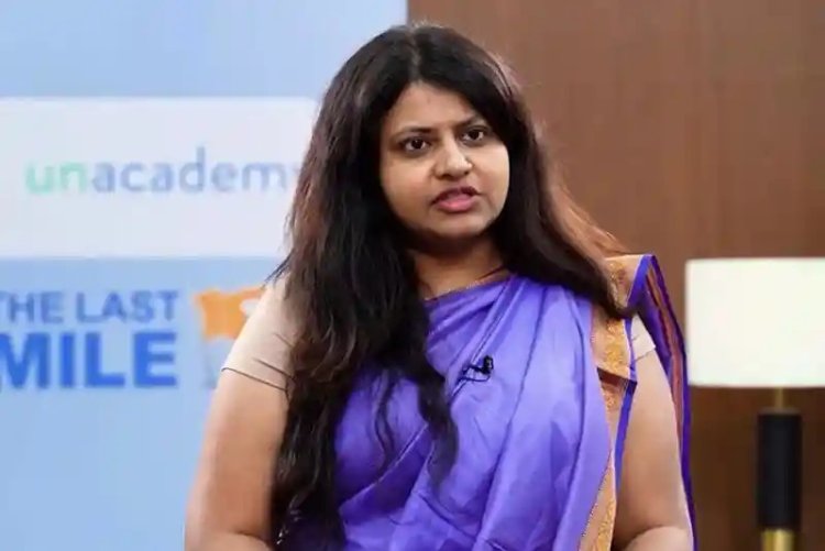मां-बाप को बेहोश किया, मुझे रस्सी से बांधा… बर्खास्त IAS पूजा खेडकर के गंभीर आरोप, नेपाली नौकर फरार