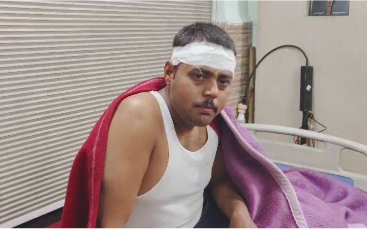 इंदौर : ड्यूटी पर तैनात ट्रैफिक पुलिसकर्मी पर हमला, शराब पीने वाले बदमाशों ने बेरहमी से पीटा