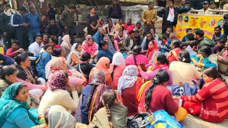 दशकों की सेवा, दिहाड़ी से बदतर हालात,अंशकालीन कर्मचारियों का फूटा गुस्सा