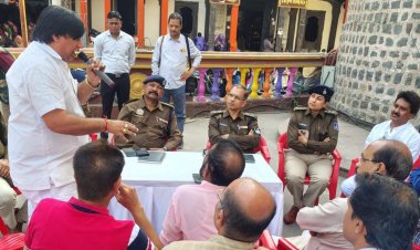 राजवाड़ा में ट्रैफिक सुधार: व्यापारियों के साथ समीक्षा बैठक