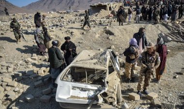 पाकिस्तान और अफगानिस्तान संघर्ष में 300 की मौत, तनाव जारी