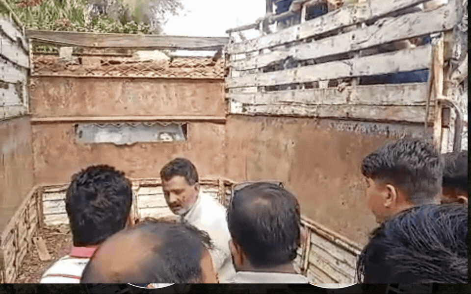 Indore: टाटा एस वाहन ने बाइक सवारों को मारी टक्कर, कई लोग गंभीर रूप से घायल, नशे में था ड्राइवर