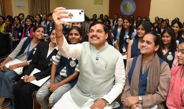 सरस्वती अभियान: पढ़ाई छोड़ चुकी बालिकाओं को नई शिक्षा