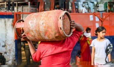 होर्मुज स्ट्रेट से निकले भारत के दो LPG जहाज, लेकिन क्या खत्म होगा गैस संकट? समझिए पूरा गणित