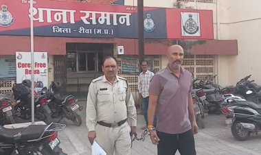 रीवा: डस्टर वाहन से 7 पेटी अवैध शराब बरामद, हिरासत में गब्बर सिंह