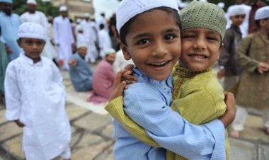 भोपाल में ईद का जश्न, इमामबाड़ा में इजरायल-अमेरिका मुर्दाबाद के नारे