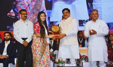 UPSC में सिलेक्टेड MP के 61 युवाओं को मुख्यमंत्री डॉ. मोहन यादव ने किया सम्मानित