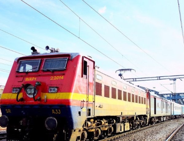 समर सीजन में बड़ी राहत: मुंबई से गोरखपुर -बनारस के लिए स्पेशल ट्रेनें,भोपाल को सीधा फायदा