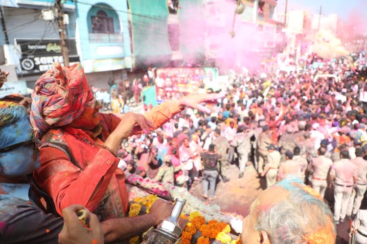 मुख्यमंत्री डॉ. मोहन यादव रंग पंचमी पर उज्जैन में निकलने वाली पारंपरिक गेर में शामिल हुए