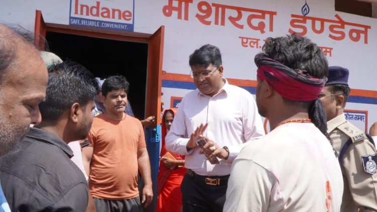 मऊगंज: कलेक्टर ने गैस एजेंसियों का किया औचक निरीक्षण, कहा- जिले में रसोई गैस का पर्याप्त स्टॉक