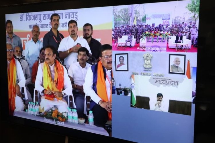 रीवा से रायपुर के लिए सीधी हवाई सेवा शुरू, पहली उड़ान भरी; डिप्टी सीएम राजेंद्र शुक्ल बने यात्री