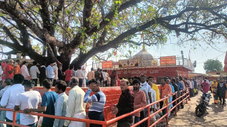 मऊगंज में घट स्थापना के साथ सजा माता रानी का दरबार,  चैत्र नवरात्रि प्रतिपदा पर अष्टभुजा धाम सहित देवी मंदिरों में आस्था की भीड़