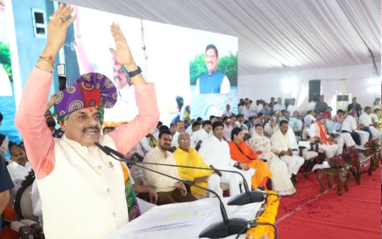 CM डॉ. मोहन यादव ने इंदौर एयरपोर्ट पर नए टर्मिनल-1 का किया लोकार्पण, CM डॉ. मोहन यादव ने 'उड़ान कैफे' का भी किया शुभारंभ