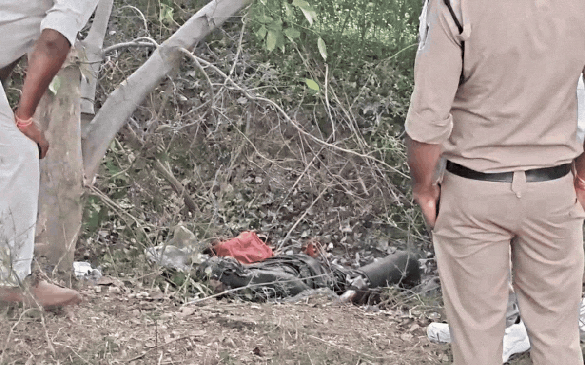 मऊगंज बाईपास के पास झाड़ियों में मिला अज्ञात शव, इलाके में फैली सनसनी