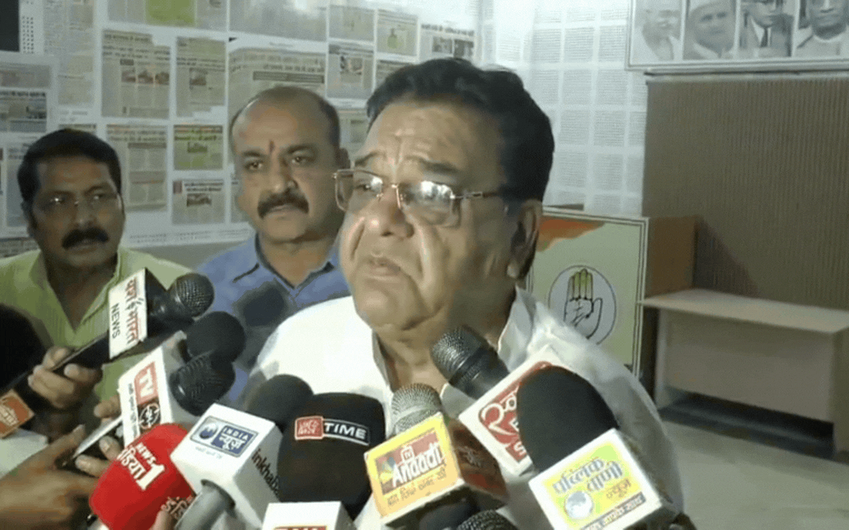 कांग्रेस ने लगाया शिक्षा टेंडर घोटाले का आरोप, मुकेश नायक ने की SIT जांच की मांग