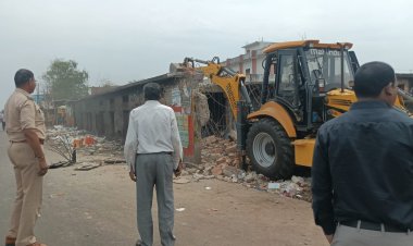 मऊगंज के खटखरी बाजार में प्रशासन की बड़ी कार्रवाई, बुलडोजर चलाकर हटाया अतिक्रमण