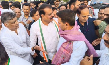 भोपाल में महिला आरक्षण को लेकर कांग्रेस का पैदल मार्च, जीतू पटवारी और उमंग सिंघार ने किया नेतृत्व